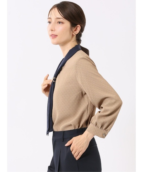 m.f.editorial(エムエフエディトリアル)の「ブラウス レディース 長袖 ストレッチ 静電防止 イージーケア プルオーバー ボウタイ リング付き(シャツ/ブラウス・レディース・ホワイト/ベージュ/ネイビー・MEDIUM/LARGE)」の9枚目の写真
