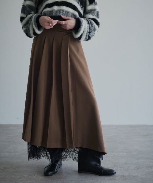 W:Huku（フーク）の「【W:Huku/リンクルフリーツイル】アシンメトリー プリーツ スカート / Wrinkle-Free Twill Asymmetrical Pleated Skirt（スカート・レディース・ブラウン/ブラック/チャコール・FREE）」の4枚目の写真