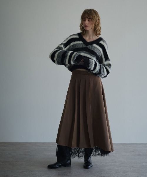 W:Huku（フーク）の「【W:Huku/リンクルフリーツイル】アシンメトリー プリーツ スカート / Wrinkle-Free Twill Asymmetrical Pleated Skirt（スカート・レディース・ブラウン/ブラック/チャコール・FREE）」の10枚目の写真