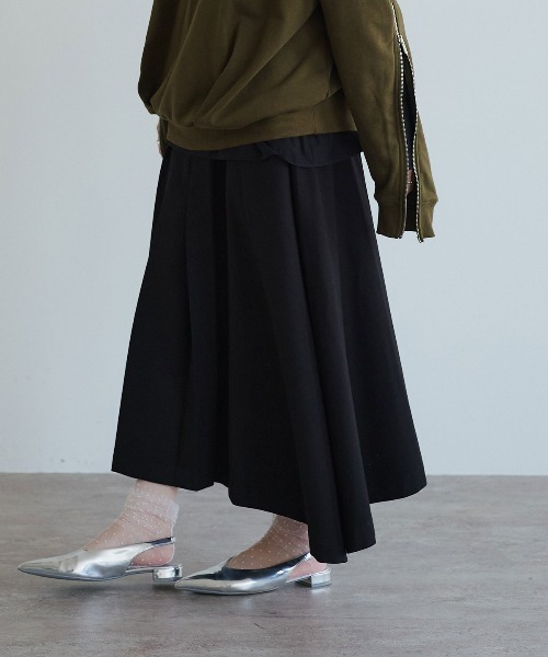 W:Huku（フーク）の「【W:Huku/リンクルフリーツイル】アシンメトリー プリーツ スカート / Wrinkle-Free Twill Asymmetrical Pleated Skirt（スカート・レディース・ブラウン/ブラック/チャコール・FREE）」の13枚目の写真