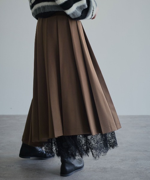 W:Huku（フーク）の「【W:Huku/リンクルフリーツイル】アシンメトリー プリーツ スカート / Wrinkle-Free Twill Asymmetrical Pleated Skirt（スカート・レディース・ブラウン/ブラック/チャコール・FREE）」の14枚目の写真