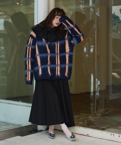 W:Huku（フーク）の「【W:Huku/リンクルフリーツイル】アシンメトリー プリーツ スカート / Wrinkle-Free Twill Asymmetrical Pleated Skirt（スカート・レディース・ブラウン/ブラック/チャコール・FREE）」の21枚目の写真