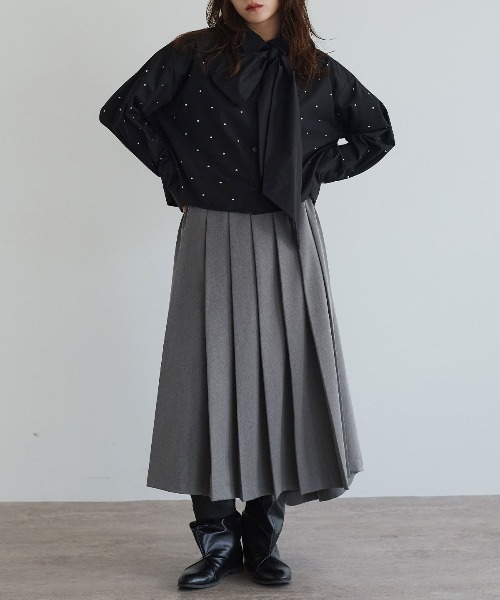 W:Huku（フーク）の「【W:Huku/リンクルフリーツイル】アシンメトリー プリーツ スカート / Wrinkle-Free Twill Asymmetrical Pleated Skirt（スカート・レディース・ブラウン/ブラック/チャコール・FREE）」の22枚目の写真