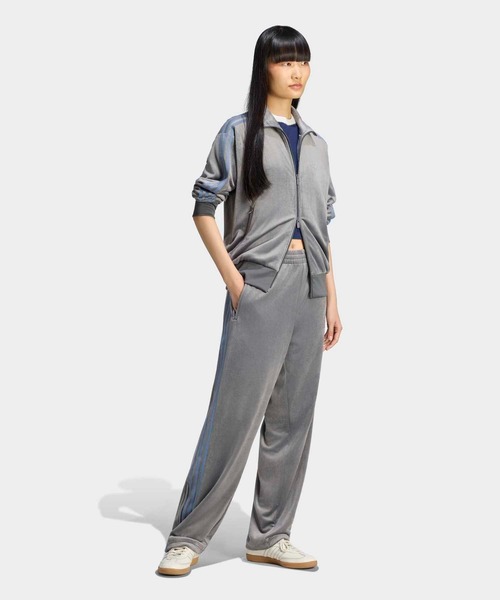 adidas(アディダス)の「ファイヤーバード ベロア トラックパンツ(ジャージ) / アディダスオリジナルス adidas Originals(その他パンツ・メンズ・グレー・X-SMALL/XX-SMALL/XX-LARGE/X-LARGE/3XL/MEDIUM/SMALL/LARGE)」の5枚目の写真