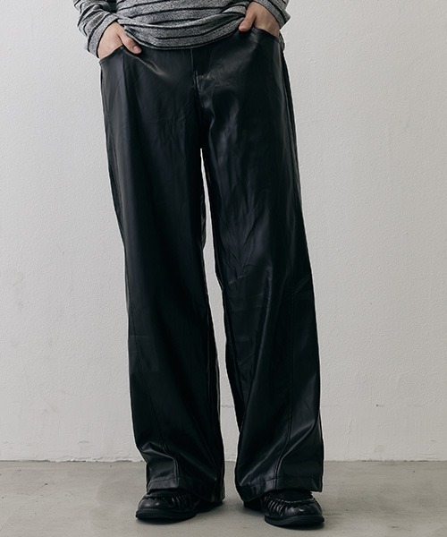 Shoowtime（ショウタイム）の「Loose Straight Wide Leather Pants / ルーズストレート ワイドフェイクレザーパンツ（その他パンツ・メンズ・ブラック・X-LARGE/LARGE/MEDIUM）」の2枚目の写真