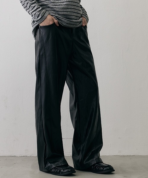 Shoowtime（ショウタイム）の「Loose Straight Wide Leather Pants / ルーズストレート ワイドフェイクレザーパンツ（その他パンツ・メンズ・ブラック・X-LARGE/LARGE/MEDIUM）」の3枚目の写真