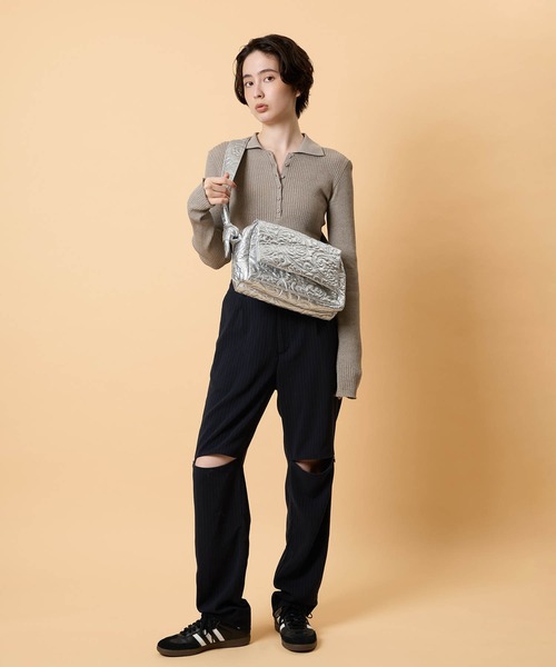 CONTROL FREAK / CTFK(コントロールフリーク)の「CONTROL FREAK(コントロールフリーク)ペイズリーキルトフラップボディバッグ(ショルダーバッグ・レディース・ブラック/ブルー/アイボリー/シルバー・FREE)」の6枚目の写真