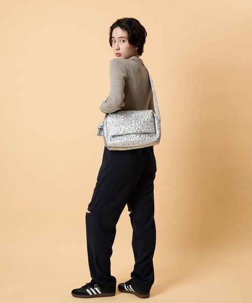 CONTROL FREAK / CTFK(コントロールフリーク)の「CONTROL FREAK(コントロールフリーク)ペイズリーキルトフラップボディバッグ(ショルダーバッグ・レディース・ブラック/ブルー/アイボリー/シルバー・FREE)」の7枚目の写真