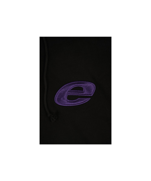ERTR(イーアールティーアール)の「e ロゴ フーディー ジップアップ ブラック(パーカー・レディース・その他・SMALL/MEDIUM/LARGE)」の3枚目の写真