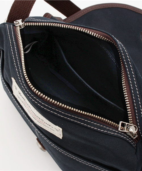 Butler Verner Sails（バトラーヴァーナーセイルス）の「Butler Verner Sails/バトラーバーナーセイルズ　10号パラフィンフラップショルダー　（ショルダーバッグ・レディース・ネイビー/ベージュ/キャメル/レッド・FREE）」の13枚目の写真