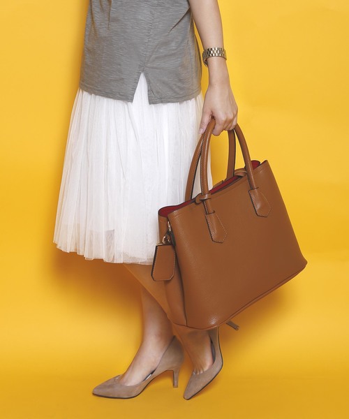 PLAIN CLOTHING(プレーンクロージング)の「【田中麗奈さん着用】スクエアハンドバッグ/ショルダーバッグ【PLAIN CLOTHING】(ショルダーバッグ・レディース・ブラック/ベージュ/レッド/キャメル・FREE)」の15枚目の写真