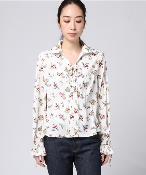 SpRay（スプレイ）の「花柄レースアップシャツ（シャツ/ブラウス・レディース・ネイビー/マスタード/ホワイト・FREE）」の4枚目の写真