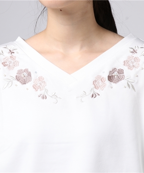 archives（アルシーヴ）の「エリ刺繍入りプルオーバー（Tシャツ/カットソー・レディース・オフホワイト/ブラック/ピンク・MEDIUM）」の7枚目の写真