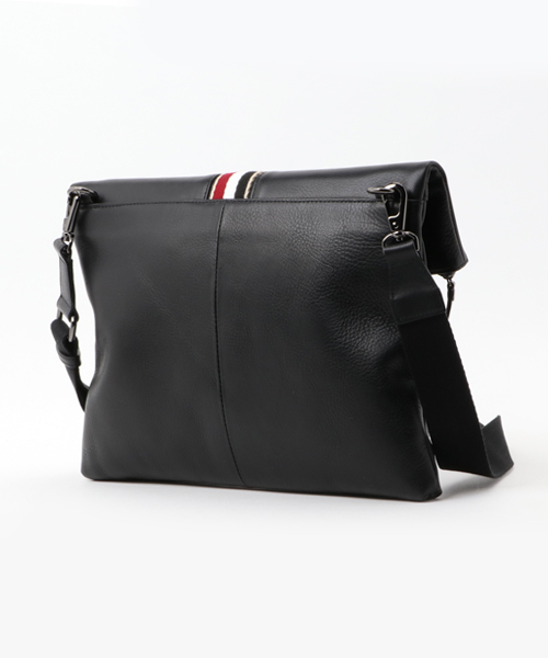 BLACK LABEL CRESTBRIDGE（ブラックレーベル・クレストブリッジ）の「レザーストライプクラッチ（クラッチバッグ・メンズ・ブラック・X）」の2枚目の写真