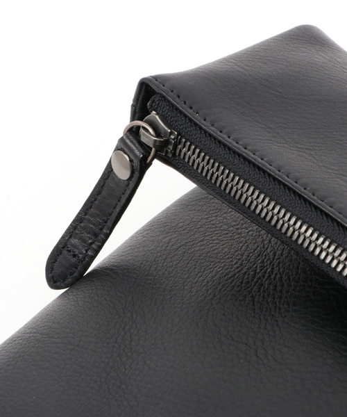 BLACK LABEL CRESTBRIDGE（ブラックレーベル・クレストブリッジ）の「レザーストライプクラッチ（クラッチバッグ・メンズ・ブラック・X）」の5枚目の写真