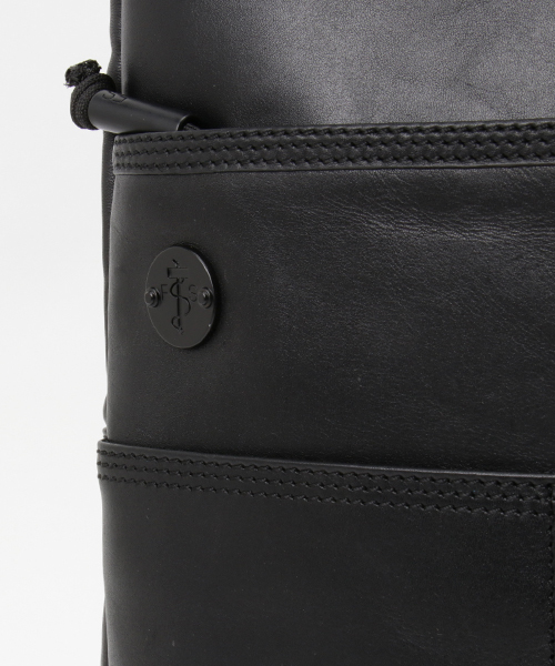 Focused Space(フォーカスドスペース)の「THE HOLSTER LEATHER BACKPACK レザーバックパック デイパック(バックパック/リュック・メンズ・ブラウン/バーガンディー/ブラック・ONE SIZE)」の13枚目の写真