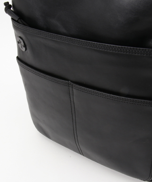 Focused Space(フォーカスドスペース)の「THE HOLSTER LEATHER BACKPACK レザーバックパック デイパック(バックパック/リュック・メンズ・ブラウン/バーガンディー/ブラック・ONE SIZE)」の4枚目の写真