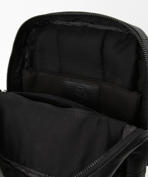 Focused Space(フォーカスドスペース)の「THE HOLSTER LEATHER BACKPACK レザーバックパック デイパック(バックパック/リュック・メンズ・ブラウン/バーガンディー/ブラック・ONE SIZE)」の6枚目の写真