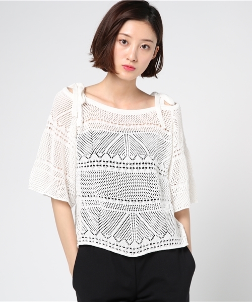 archives（アルシーヴ）の「透かし柄オフショルプルオーバー（ニット/セーター・レディース・レッド/マスタード/オフホワイト・MEDIUM）」の2枚目の写真