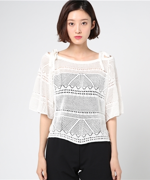 archives（アルシーヴ）の「透かし柄オフショルプルオーバー（ニット/セーター・レディース・レッド/マスタード/オフホワイト・MEDIUM）」の9枚目の写真