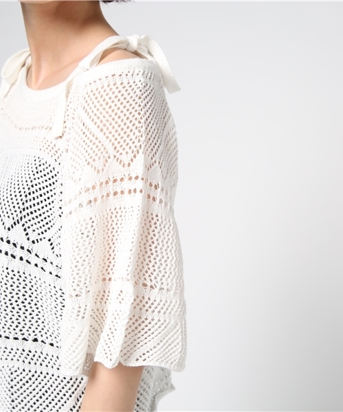 archives（アルシーヴ）の「透かし柄オフショルプルオーバー（ニット/セーター・レディース・レッド/マスタード/オフホワイト・MEDIUM）」の6枚目の写真