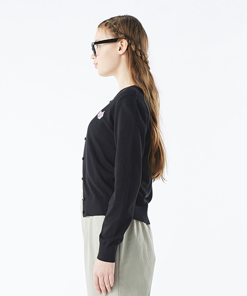 シロップ．（シロップ．）の「ヘンテコアニマル刺しゅうのＵＶカットカーディガン（カーディガン/ボレロ・レディース・ブラック/レッド・MEDIUM/X-LARGE/LARGE/SMALL/XX-LARGE）」の4枚目の写真