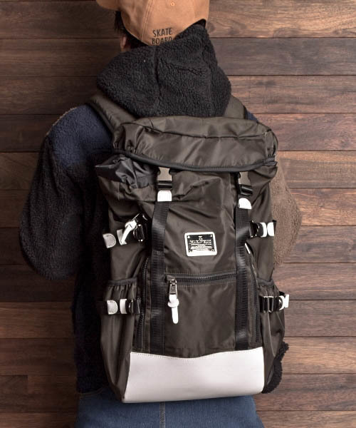 MAKAVELIC(マキャベリック)の「【62】【it】【MAKAVELIC】SIERRA DOUBLE BELT BACKPACK【MEDIUM】(バックパック/リュック・メンズ・カーキ/ダークグリーン/ネイビー・FREE)」の3枚目の写真
