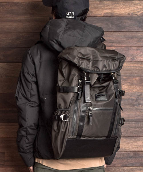 MAKAVELIC(マキャベリック)の「【62】【it】【MAKAVELIC】SIERRA DOUBLE BELT BACKPACK【MEDIUM】(バックパック/リュック・メンズ・カーキ/ダークグリーン/ネイビー・FREE)」の2枚目の写真