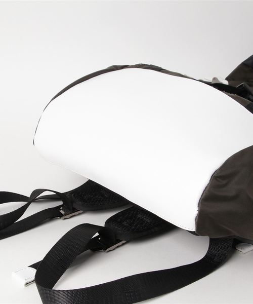 MAKAVELIC(マキャベリック)の「【62】【it】【MAKAVELIC】SIERRA DOUBLE BELT BACKPACK【MEDIUM】(バックパック/リュック・メンズ・カーキ/ダークグリーン/ネイビー・FREE)」の5枚目の写真