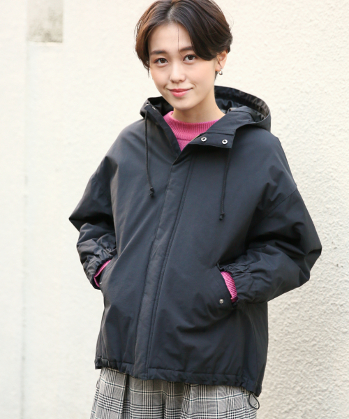 LOWRYS FARM（ローリーズファーム）の「ＷＰナカワタマンパ　821518（マウンテンパーカー・レディース・ブラック/ベージュ/パープル・MEDIUM/LARGE）」の18枚目の写真