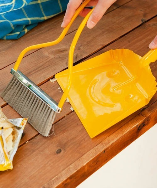 DULTON（ダルトン）の「SON OF SMILLY/ほうき&ちりとりセット（掃除グッズ・メンズ・レッド/サックスブルー/イエロー/アイボリー/ミント・FREE）」の5枚目の写真