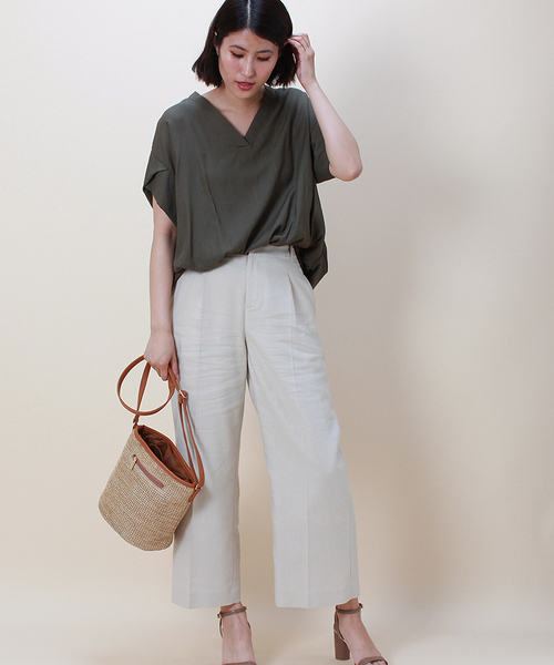 TRUDEA（トルディア）の「麻調タックシャツブラウス（シャツ/ブラウス・レディース・ホワイト/ブラック/ベージュ/ネイビー/カーキ・MEDIUM）」の9枚目の写真