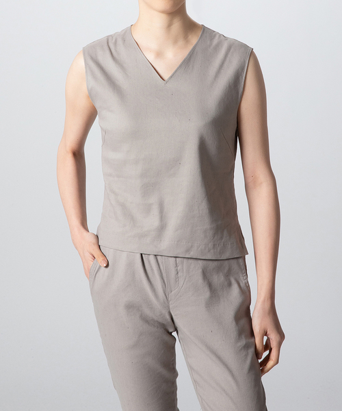 DOUBLE STANDARD CLOTHING(ダブルスタンダードクロージング)の「Sov. レーヨンリネンツイルストレッチブラウス(シャツ/ブラウス・レディース・ライトアッシュグレー/サックスブルー/ブラック・36/38)」の2枚目の写真