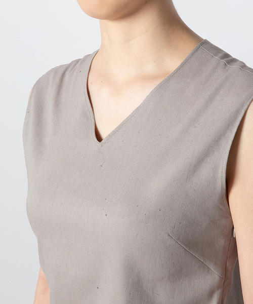DOUBLE STANDARD CLOTHING(ダブルスタンダードクロージング)の「Sov. レーヨンリネンツイルストレッチブラウス(シャツ/ブラウス・レディース・ライトアッシュグレー/サックスブルー/ブラック・36/38)」の6枚目の写真