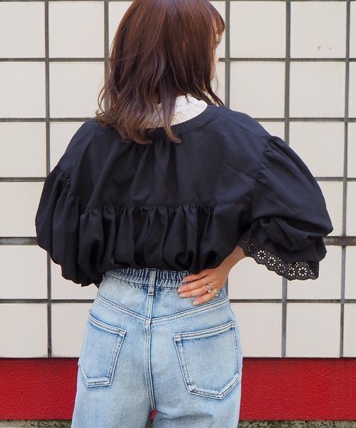 tiptop(ティップトップ)の「袖レースボリュームブラウス(シャツ/ブラウス・レディース・オフホワイト/キナリ/ブラック/ダークグレー/ブラウン/ブルー・FREE)」の12枚目の写真