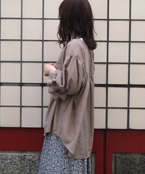 tiptop(ティップトップ)の「袖レースボリュームブラウス(シャツ/ブラウス・レディース・オフホワイト/キナリ/ブラック/ダークグレー/ブラウン/ブルー・FREE)」の15枚目の写真