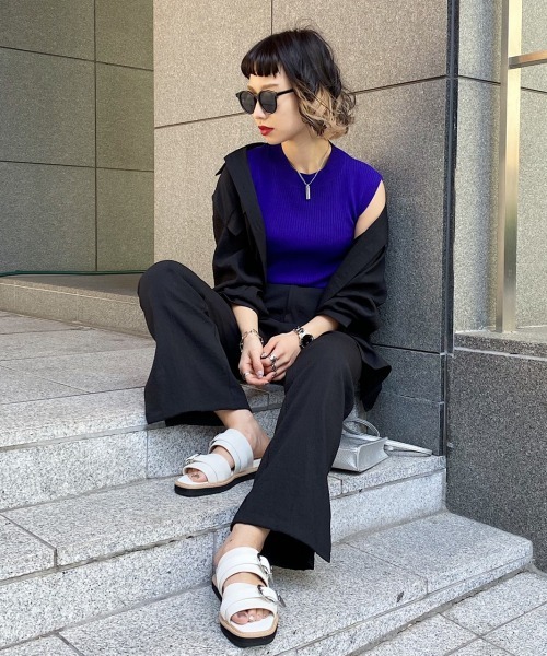 PAGEBOY（ページボーイ）の「シルバーWバックルサンダル（サンダル・レディース・ブラック/オフホワイト・MEDIUM/LARGE）」の3枚目の写真