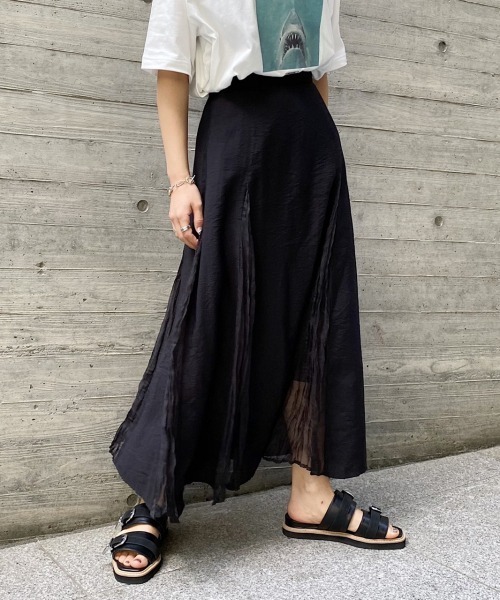 PAGEBOY（ページボーイ）の「シルバーWバックルサンダル（サンダル・レディース・ブラック/オフホワイト・MEDIUM/LARGE）」の11枚目の写真