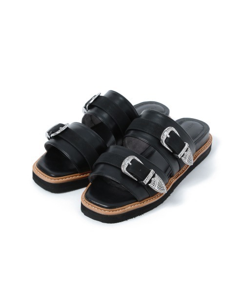 PAGEBOY（ページボーイ）の「シルバーWバックルサンダル（サンダル・レディース・ブラック/オフホワイト・MEDIUM/LARGE）」の15枚目の写真