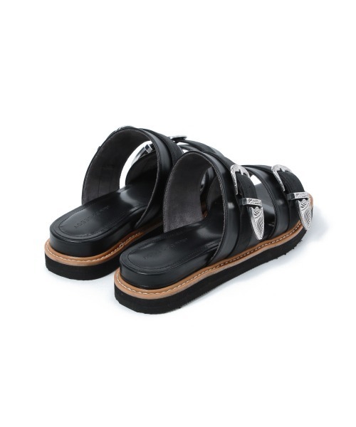 PAGEBOY（ページボーイ）の「シルバーWバックルサンダル（サンダル・レディース・ブラック/オフホワイト・MEDIUM/LARGE）」の13枚目の写真