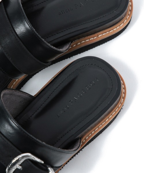 PAGEBOY（ページボーイ）の「シルバーWバックルサンダル（サンダル・レディース・ブラック/オフホワイト・MEDIUM/LARGE）」の16枚目の写真