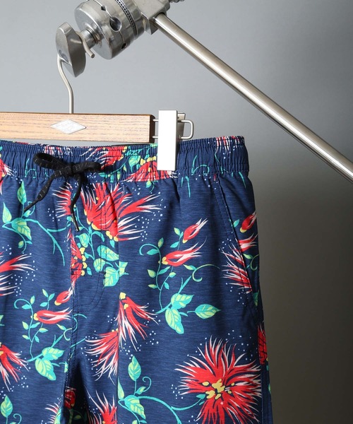 roial（ロイアル）の「R901MCO03E / ROIAL（ロイアル）花柄2WAY水着&ショートパンツ（水着・メンズ・ホワイト/ネイビー・SMALL/MEDIUM/LARGE）」の4枚目の写真