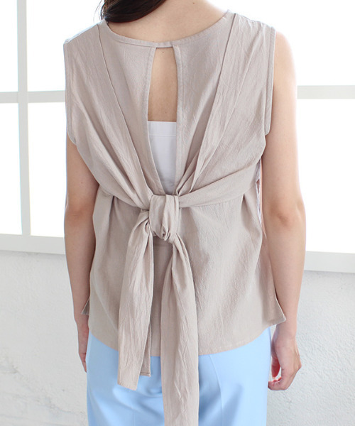 MODE ROBE（モードローブ）の「バックリボンノースリーブ（Tシャツ/カットソー・レディース・ブラック/ベージュ・FREE）」の8枚目の写真