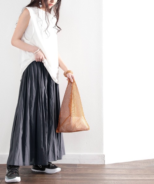 classicalelf（クラシカルエルフ）の「綿100％　風まとう、たっぷりフレアマキシスカート（スカート・レディース・ベージュ/ブラウン/ライトグリーン/ラベンダー/チャコール/イエロー・MEDIUM/X-LARGE）」の8枚目の写真