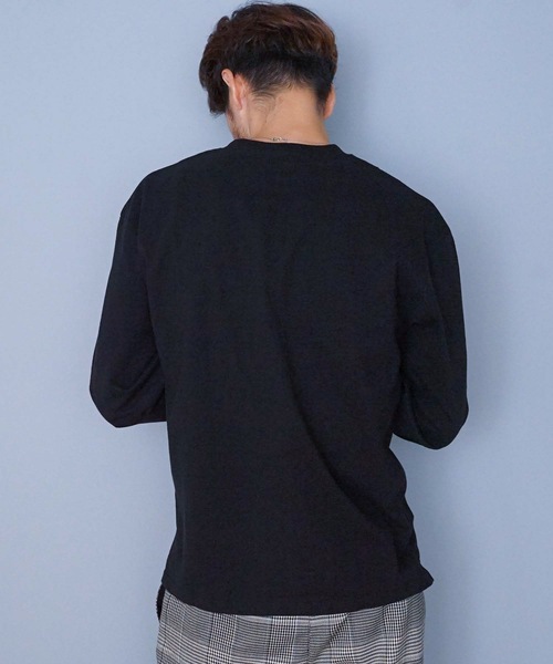 PLAYBOY(プレイボーイ)の「【PLAY BOY/プレイボーイ】プリントロンT 転写フォトロンT 袖プリント(Tシャツ/カットソー・メンズ・ホワイト/ブラック/ベージュ・MEDIUM/LARGE/X-LARGE)」の17枚目の写真