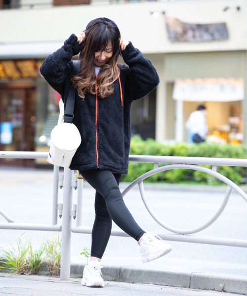 BENETTON (UNITED COLORS OF BENETTON)(ベネトンユナイテッドカラーズオブベネトン)の「【BENETTON / ベネトン】レディース ジップアップボアパーカー アウター スポーティー アウトドア(パーカー・レディース・ブラック/パープル/ブルー・LARGE/SMALL/MEDIUM)」の22枚目の写真