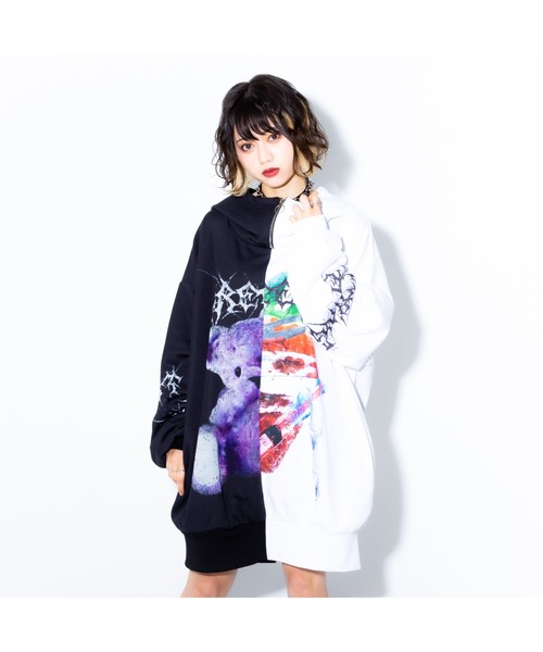 TRAVAS TOKYO（トラバス トウキョウ）の「総柄いちごZIP(ジップ