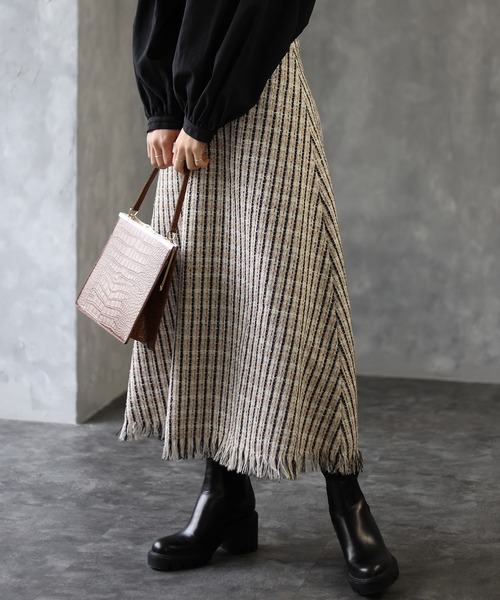 deux amour(ドゥーザムール)の「ツイードフレアスカート(スカート・レディース・ホワイト/ベージュ・MEDIUM)」の1枚目の写真