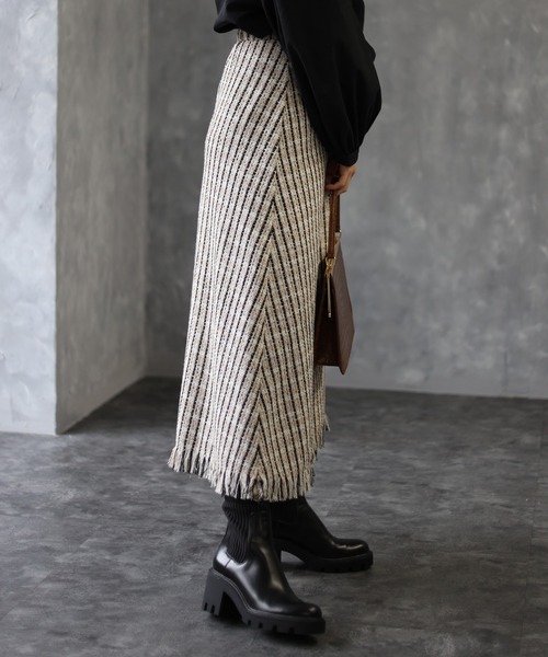 deux amour(ドゥーザムール)の「ツイードフレアスカート(スカート・レディース・ホワイト/ベージュ・MEDIUM)」の13枚目の写真