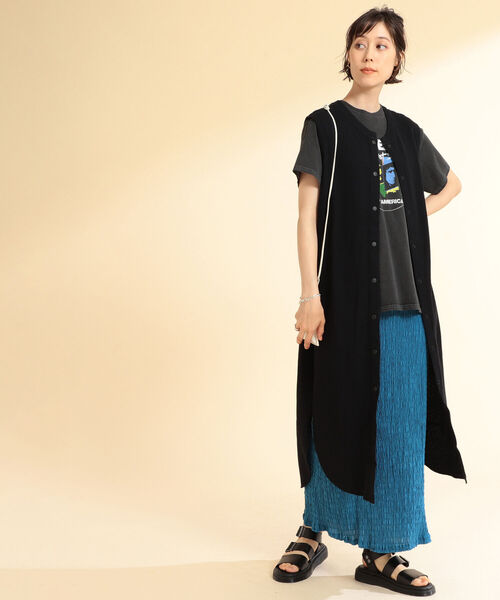 Ray BEAMS（レイビームス）の「Champion × Ray BEAMS / 別注 ノーカラー ワンピース（ワンピース・レディース・ブラウン系その他5/ライトグレー/ブラック・ONE SIZE）」の4枚目の写真